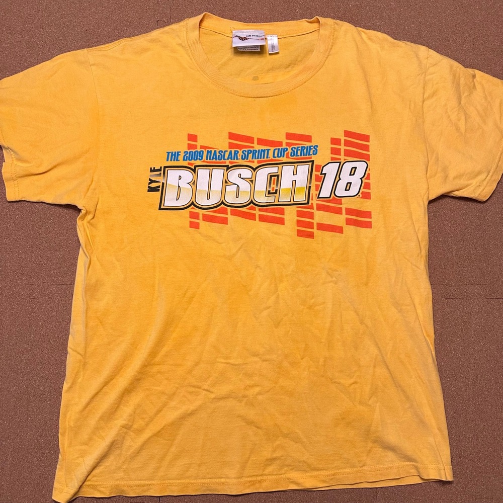 Winners Circle T-Shirt Mens L Yellow Kyle Busch 18 NASCAR 2009 Sprint Cup Tee